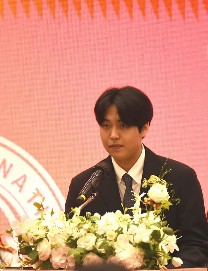 Seoul chapter president speaking