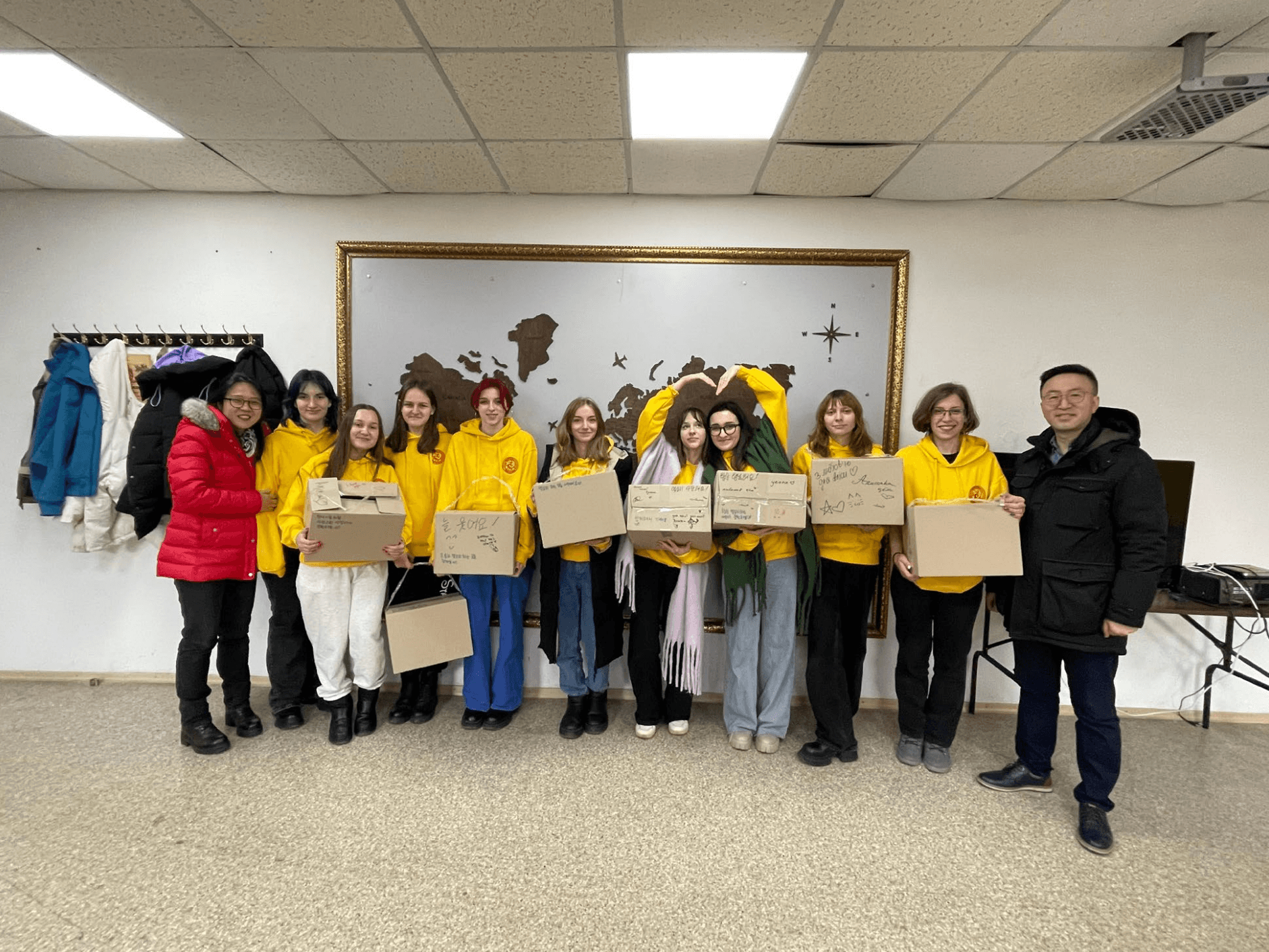 화랑회원들, 전쟁으로 폐허가 된 우크라이나에서 자원봉사로 희망을 전하다